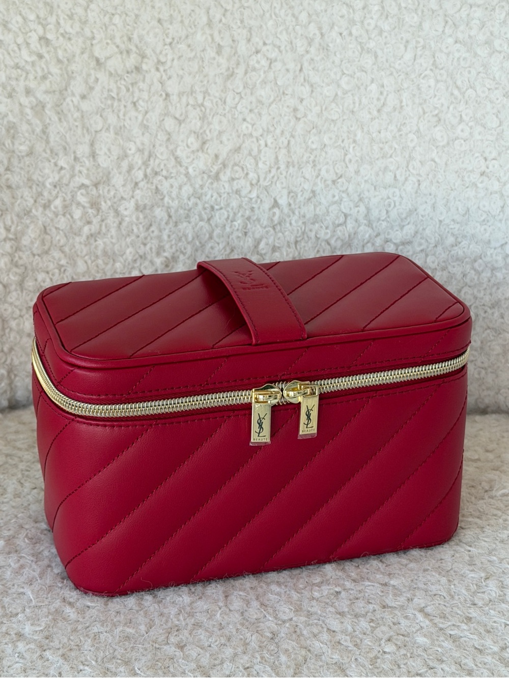 Yves Saint Laurent Beauty Red Quilted Leather Cosmetic Vanity Case - Picture 3 of 13